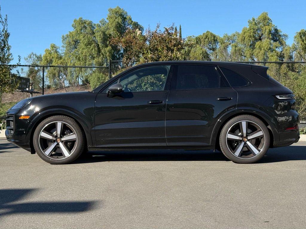 new 2025 Porsche Cayenne car