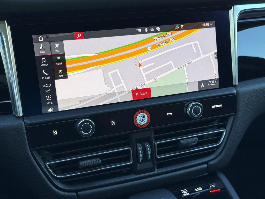 new 2025 Porsche Macan car