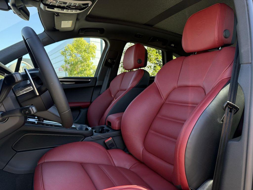 new 2025 Porsche Macan car