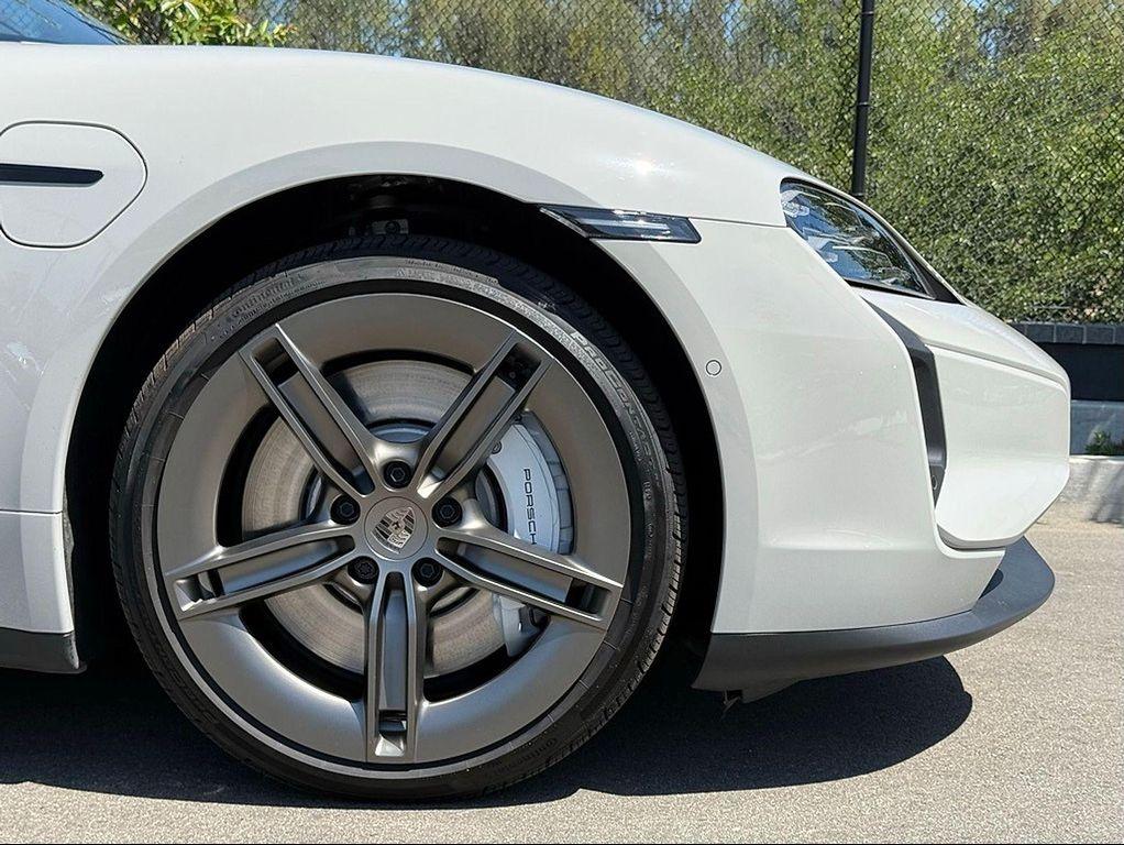 new 2025 Porsche Taycan car