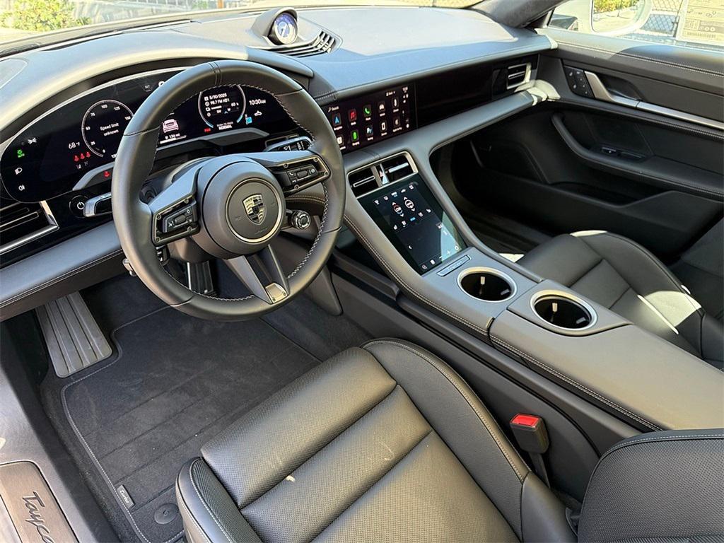 new 2025 Porsche Taycan car