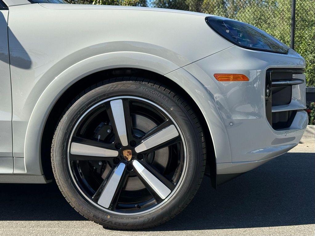 new 2026 Porsche Cayenne car