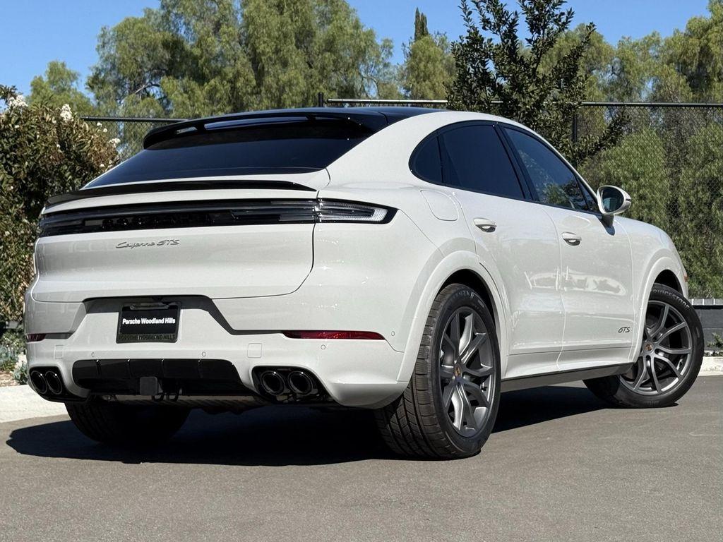new 2025 Porsche Cayenne car