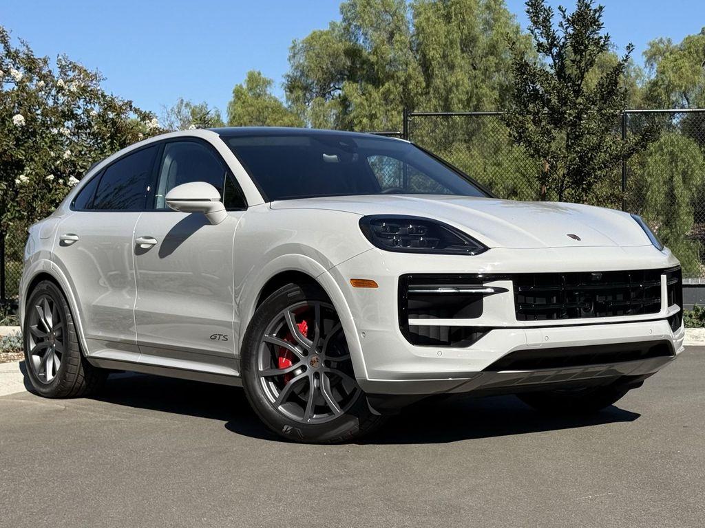 new 2025 Porsche Cayenne car