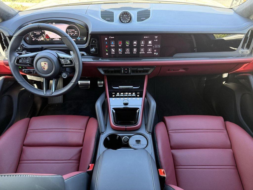new 2025 Porsche Cayenne car