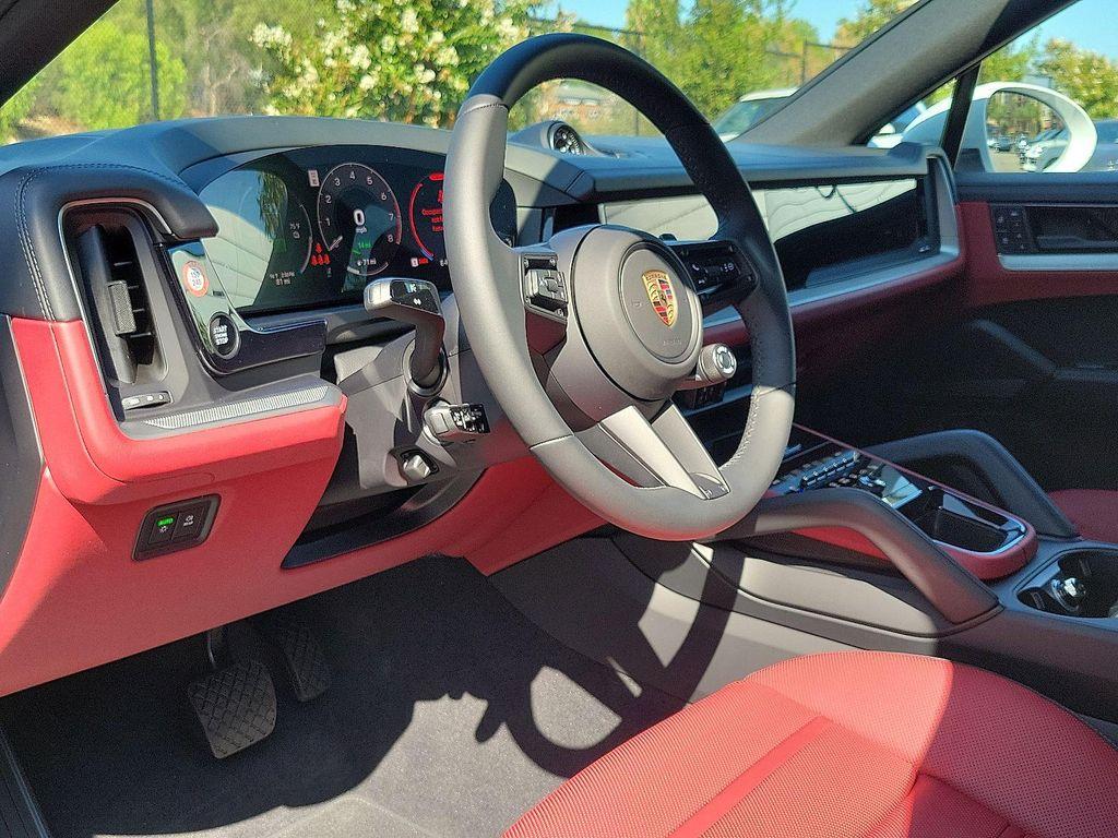 new 2025 Porsche Cayenne car