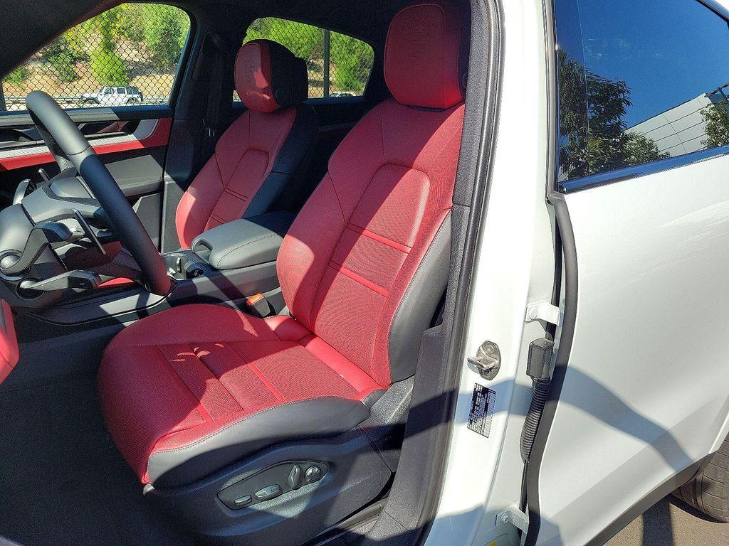 new 2025 Porsche Cayenne car