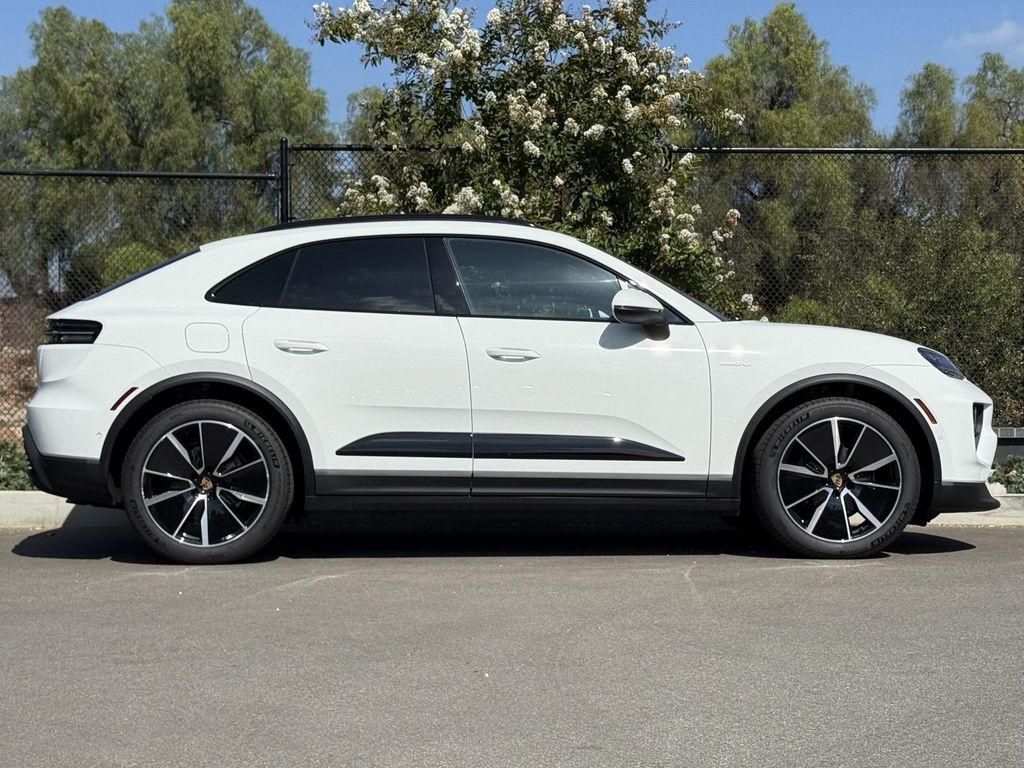 new 2025 Porsche Macan car