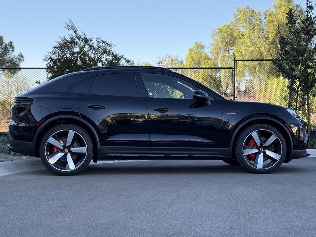 new 2025 Porsche Macan car