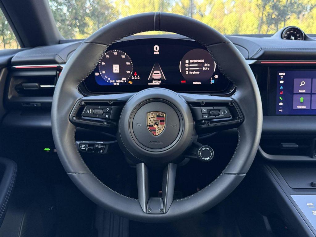 new 2025 Porsche Macan car