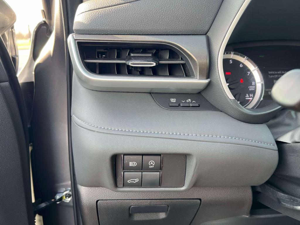 used 2024 Toyota Highlander car, priced at $38,995