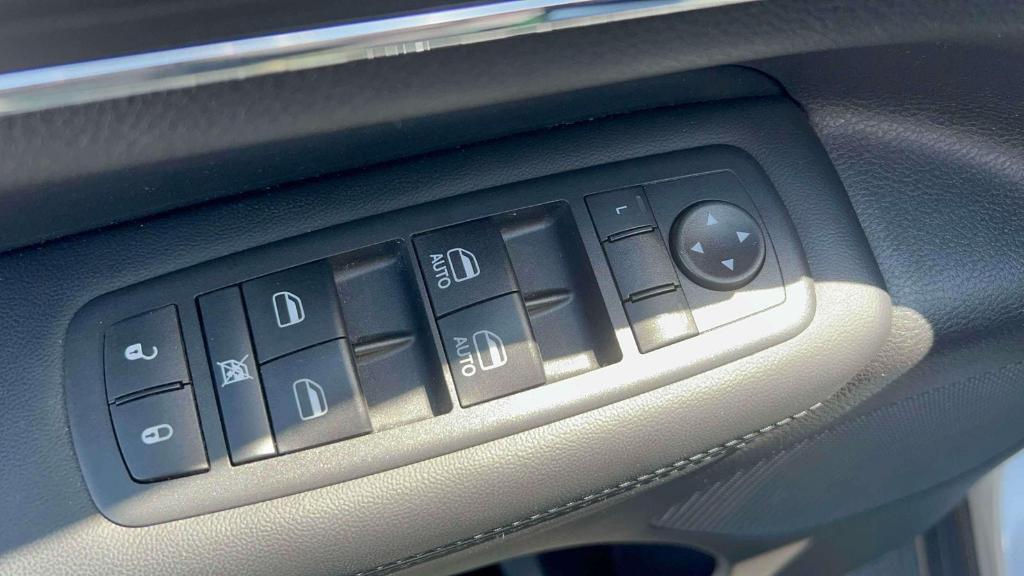 used 2020 Jeep Grand Cherokee car, priced at $19,995