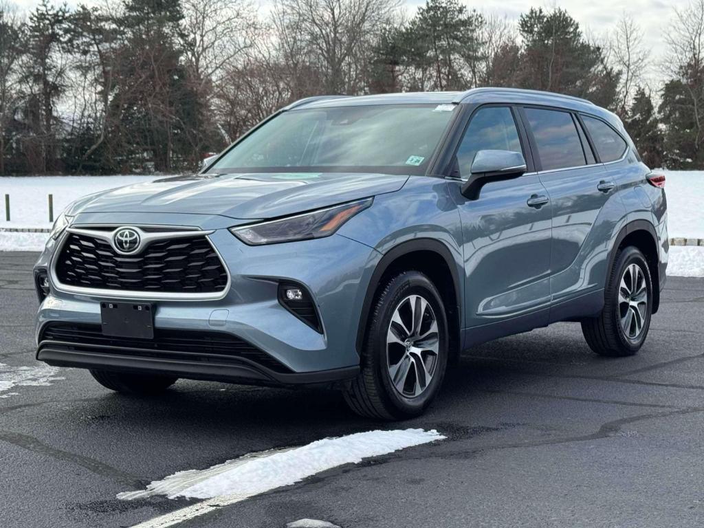 used 2023 Toyota Highlander car, priced at $35,995