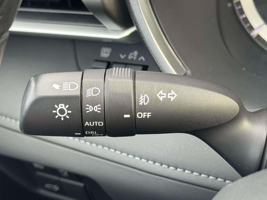 used 2023 Toyota Highlander car, priced at $35,995