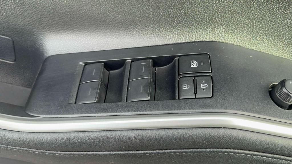 used 2023 Toyota Highlander car, priced at $35,995