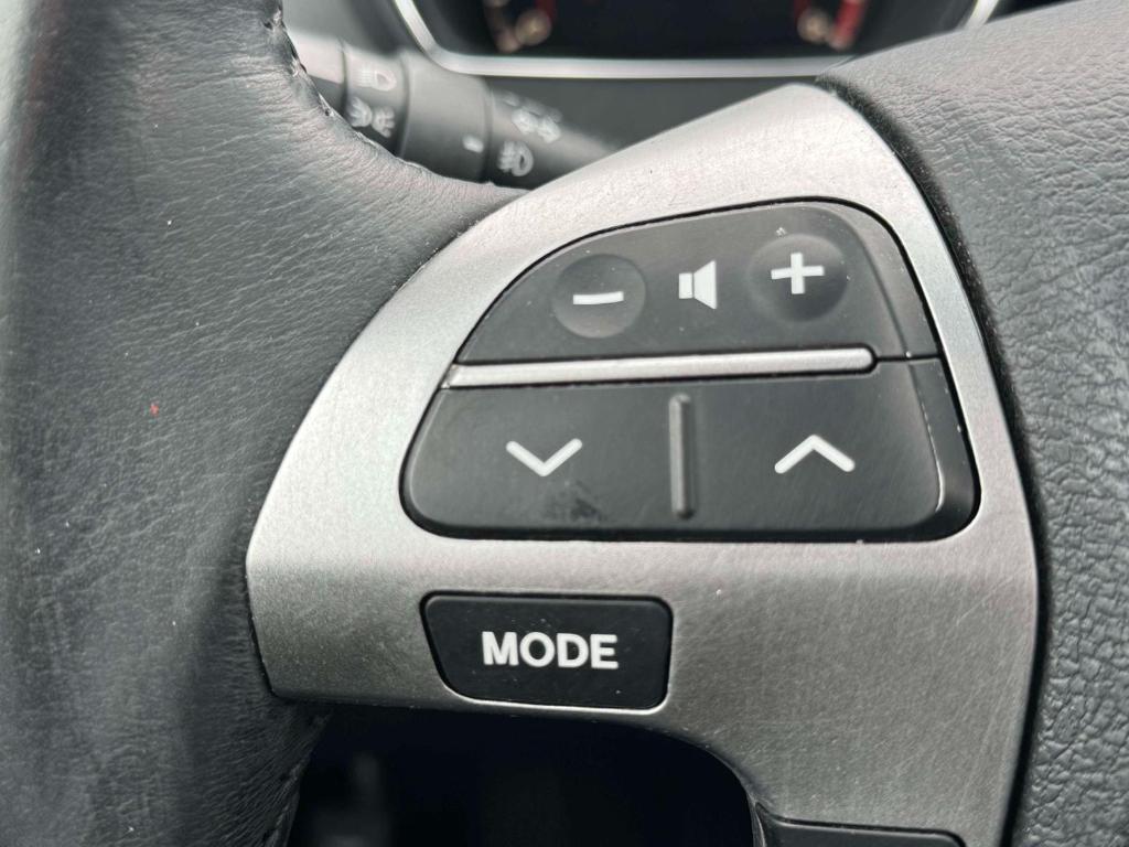 used 2013 Toyota Highlander car, priced at $12,995