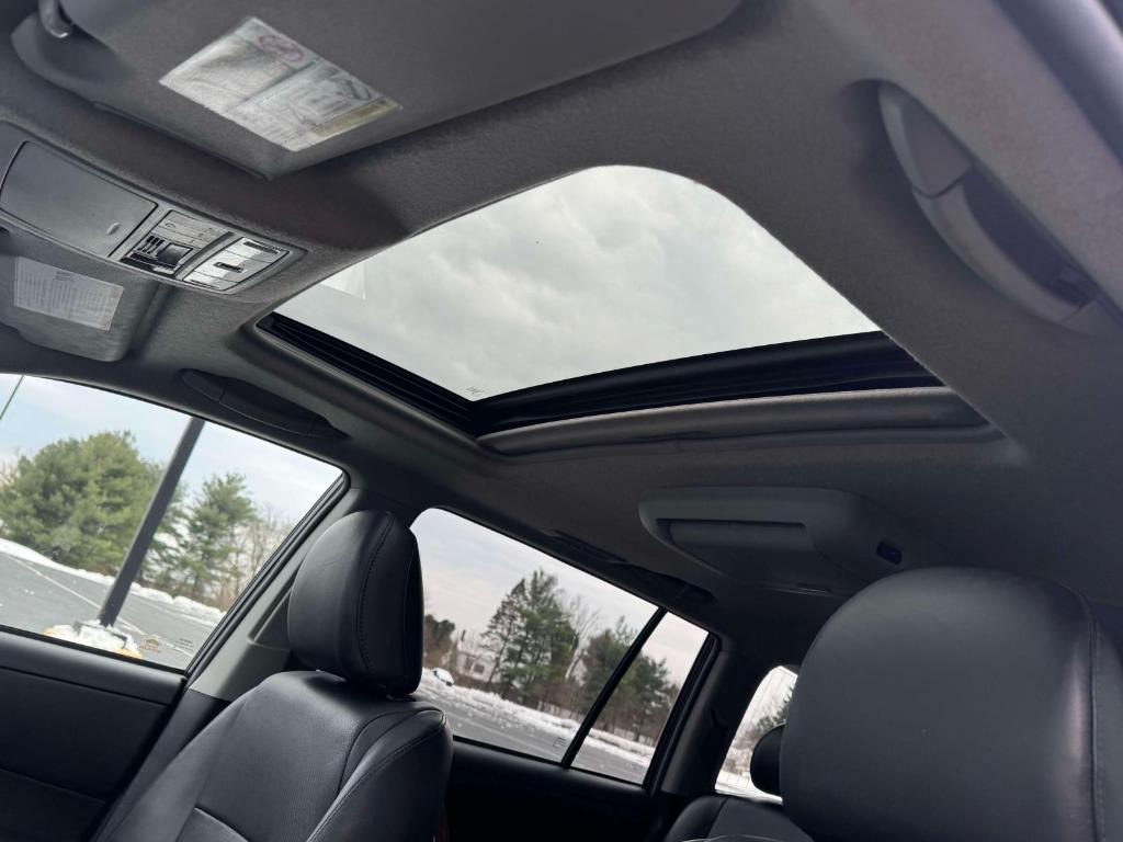 used 2013 Toyota Highlander car, priced at $12,995