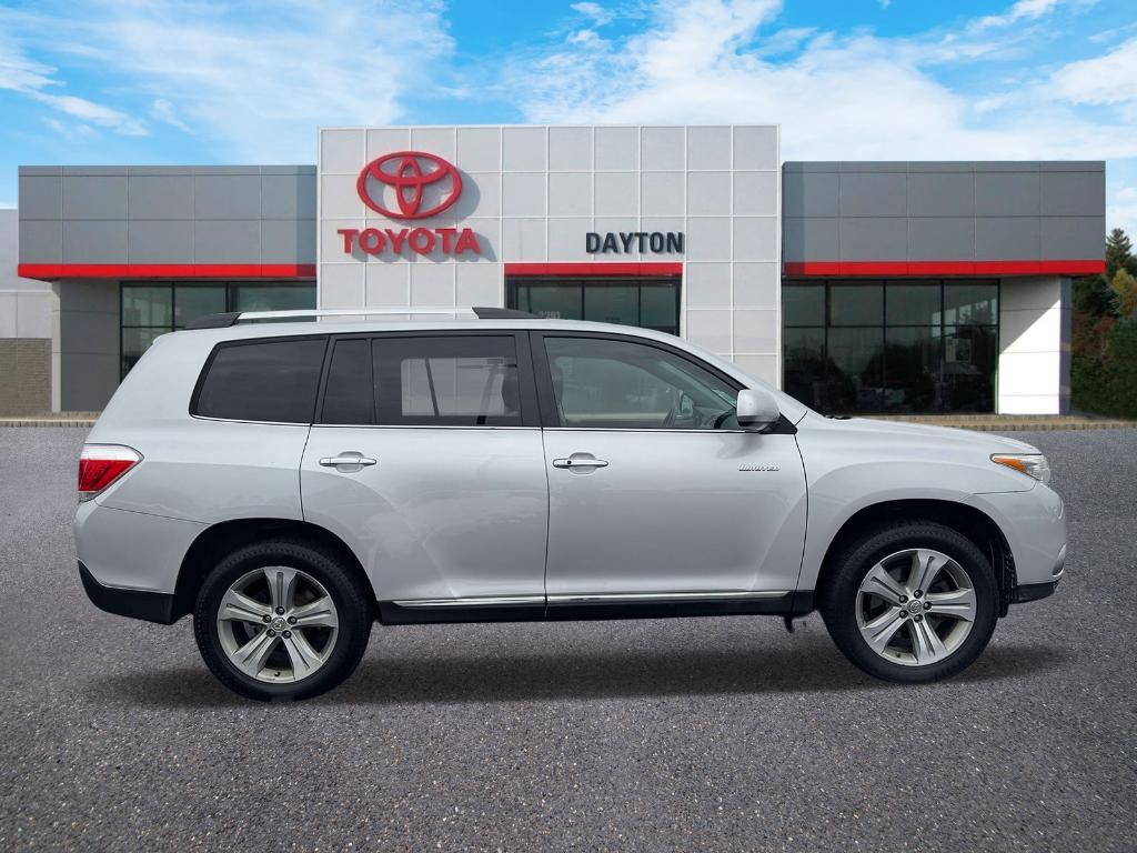 used 2013 Toyota Highlander car, priced at $12,995
