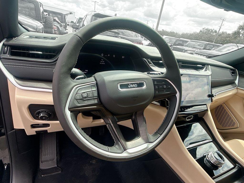 new 2026 Jeep Grand Cherokee car, priced at $37,001