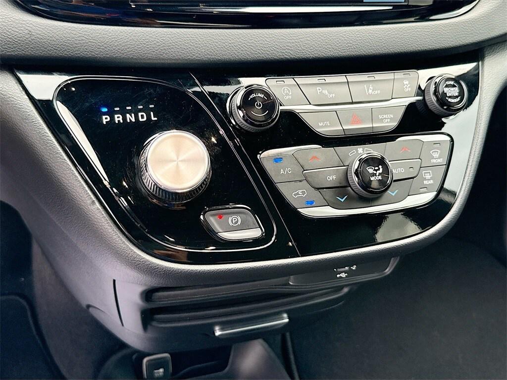 used 2026 Chrysler Pacifica car, priced at $34,686