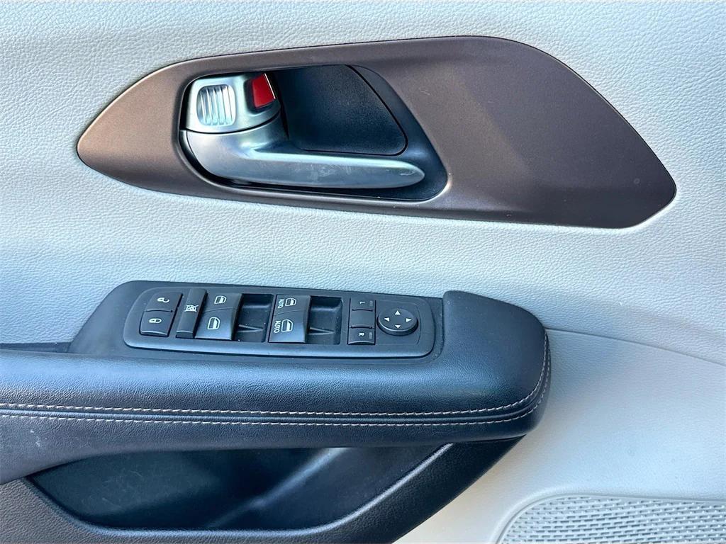 used 2017 Chrysler Pacifica car, priced at $10,358