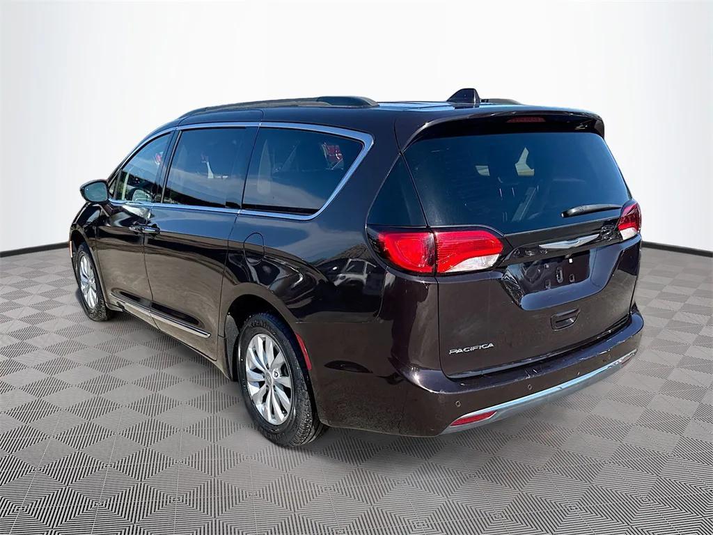 used 2017 Chrysler Pacifica car, priced at $10,358