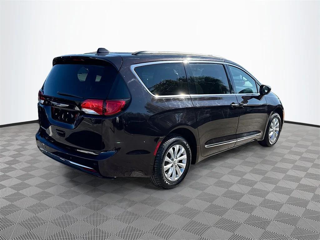 used 2017 Chrysler Pacifica car, priced at $10,358