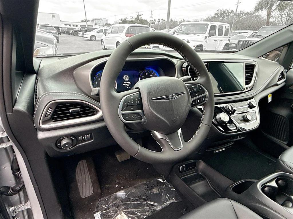 new 2026 Chrysler Pacifica car, priced at $38,393