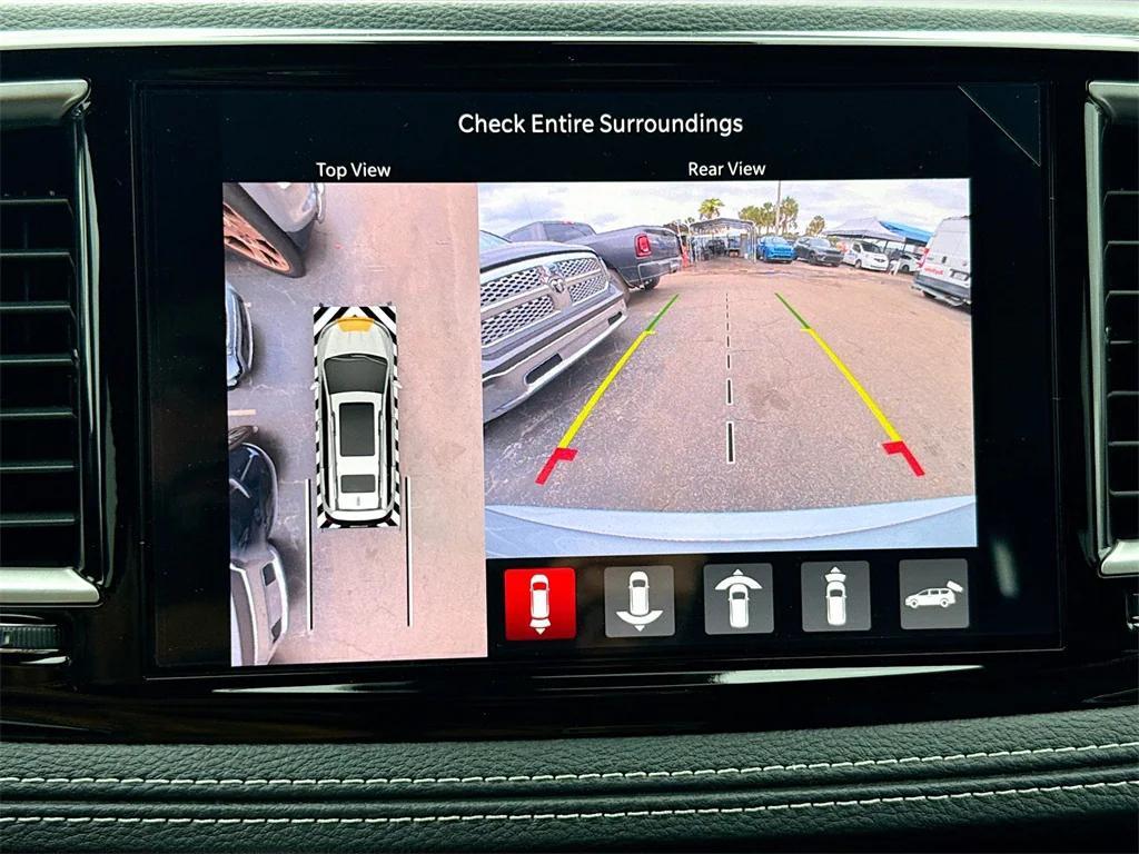 new 2026 Chrysler Pacifica car, priced at $38,393