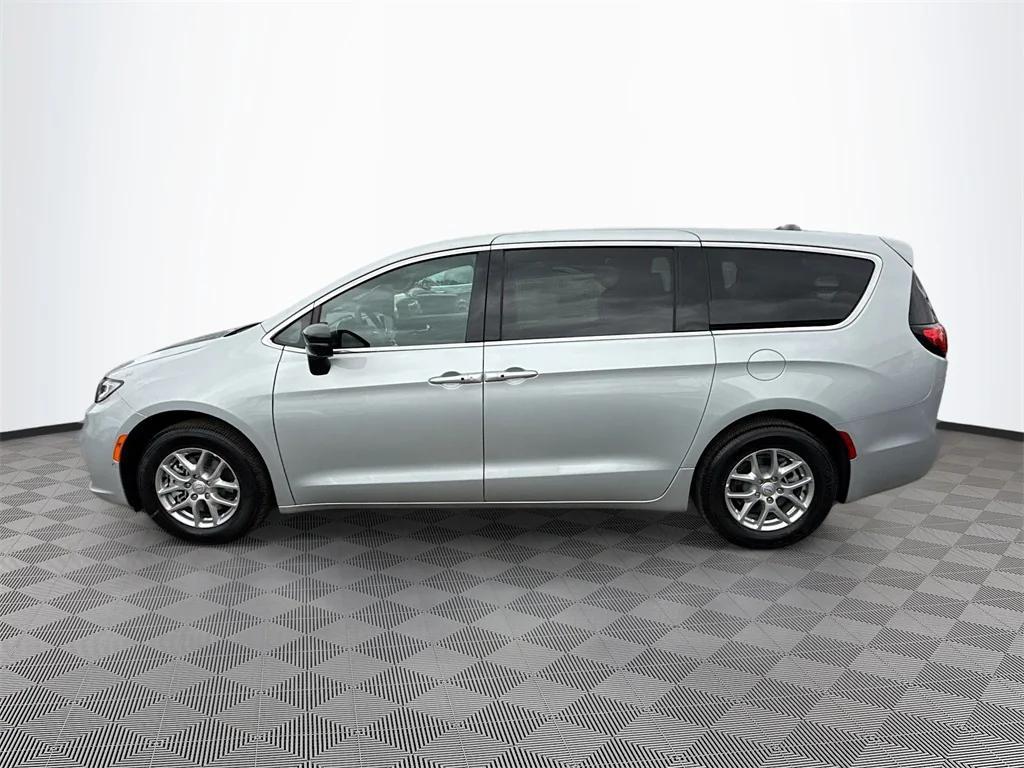 new 2026 Chrysler Pacifica car, priced at $38,393