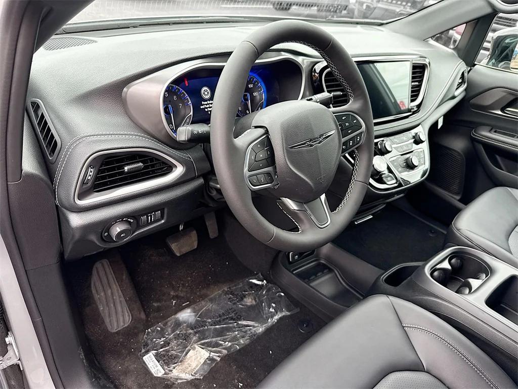 new 2026 Chrysler Pacifica car, priced at $38,393