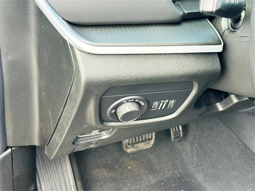 new 2025 Jeep Grand Cherokee car, priced at $29,689