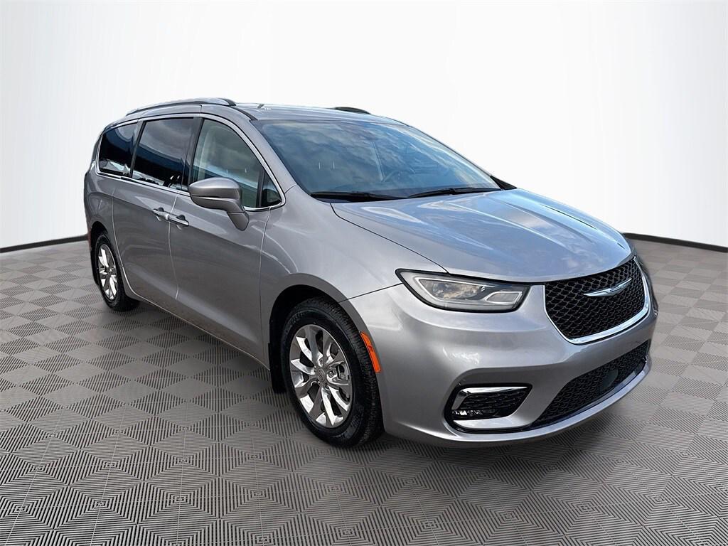 used 2021 Chrysler Pacifica car, priced at $17,854