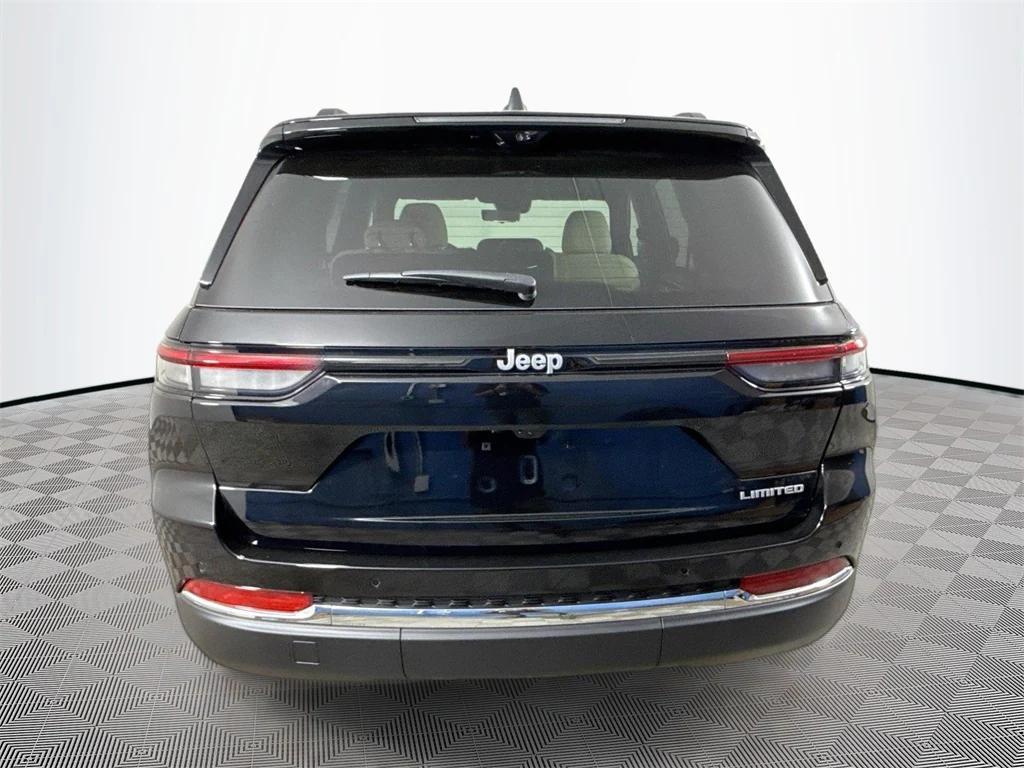 new 2025 Jeep Grand Cherokee car, priced at $37,650