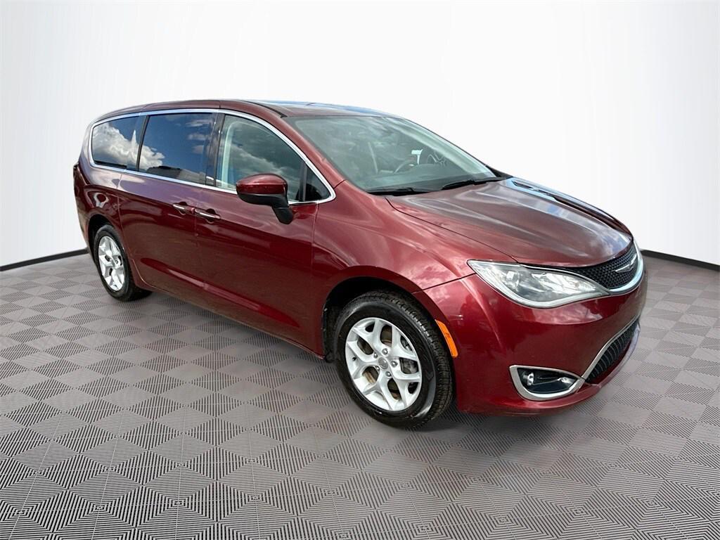 used 2017 Chrysler Pacifica car, priced at $7,448