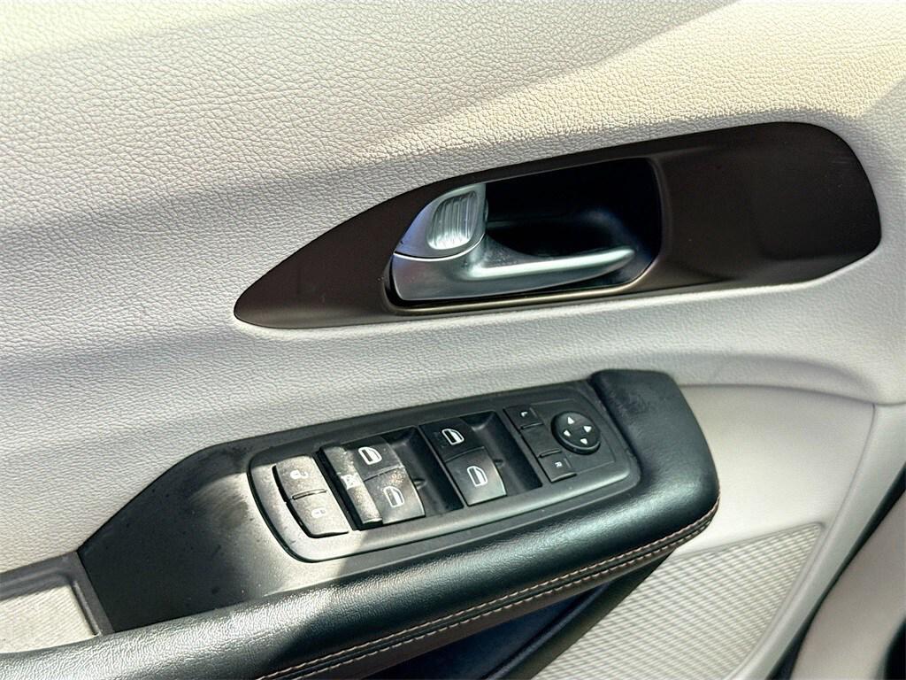 used 2017 Chrysler Pacifica car, priced at $7,448