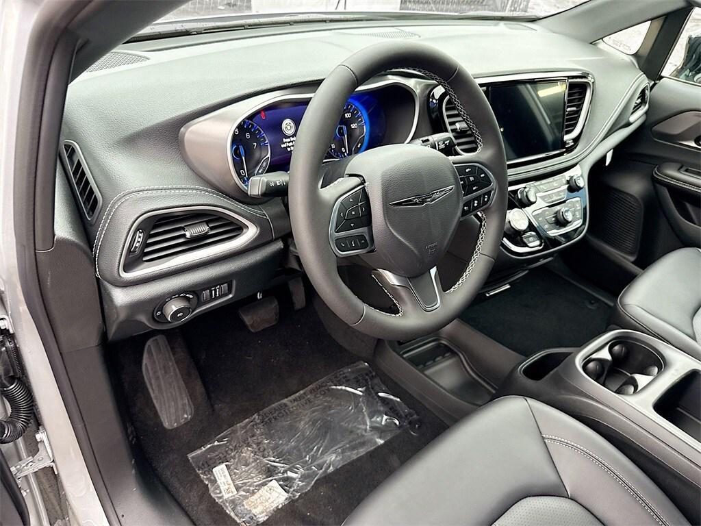 new 2026 Chrysler Pacifica car, priced at $38,393