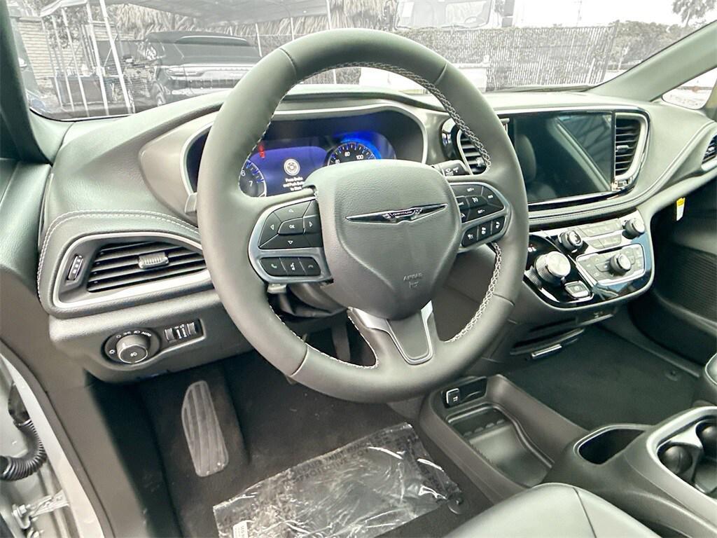 new 2026 Chrysler Pacifica car, priced at $38,393