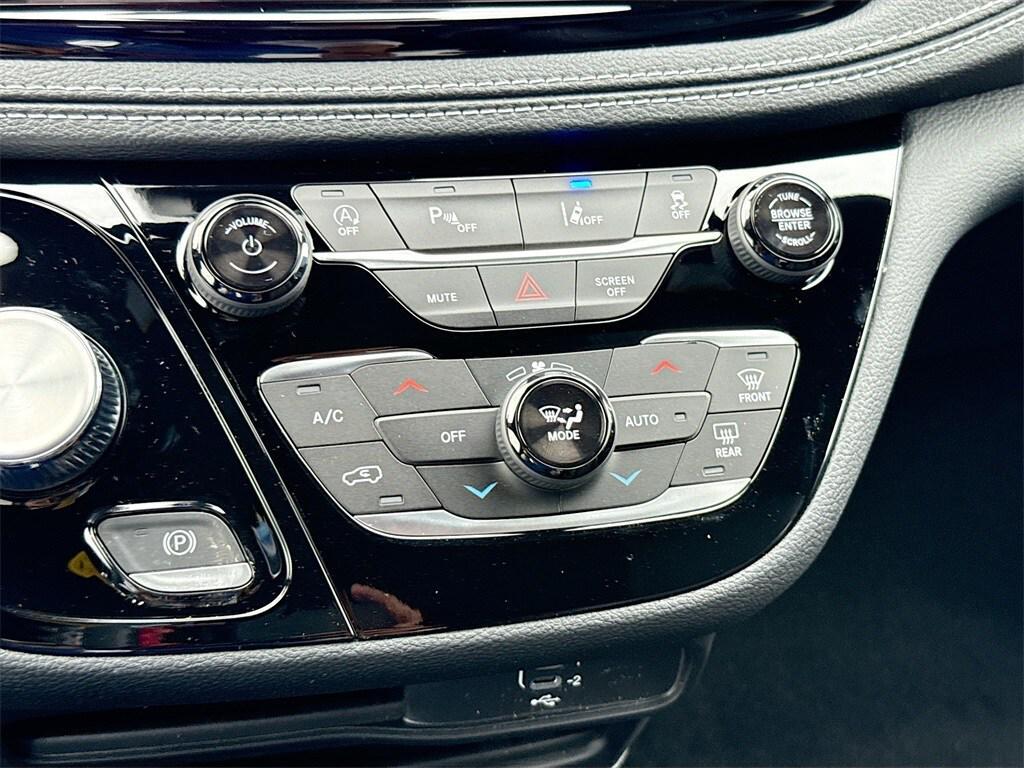 new 2026 Chrysler Pacifica car, priced at $38,393