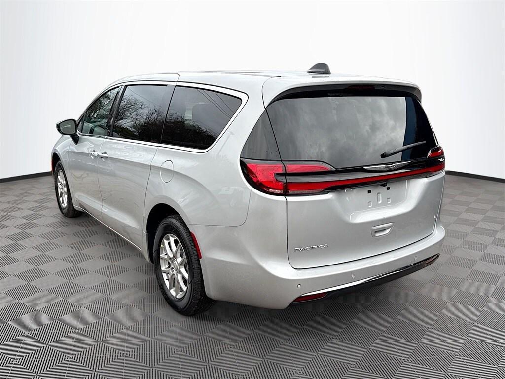 new 2026 Chrysler Pacifica car, priced at $38,393