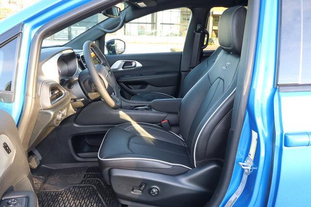 new 2026 Chrysler Pacifica car, priced at $51,530