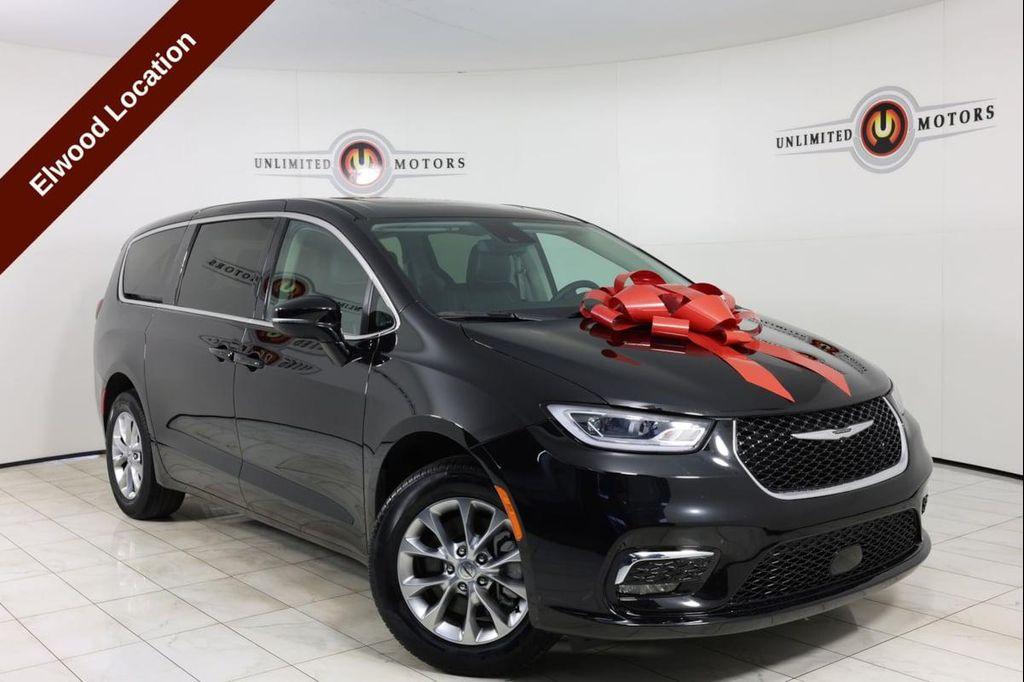 used 2024 Chrysler Pacifica car, priced at $38,500