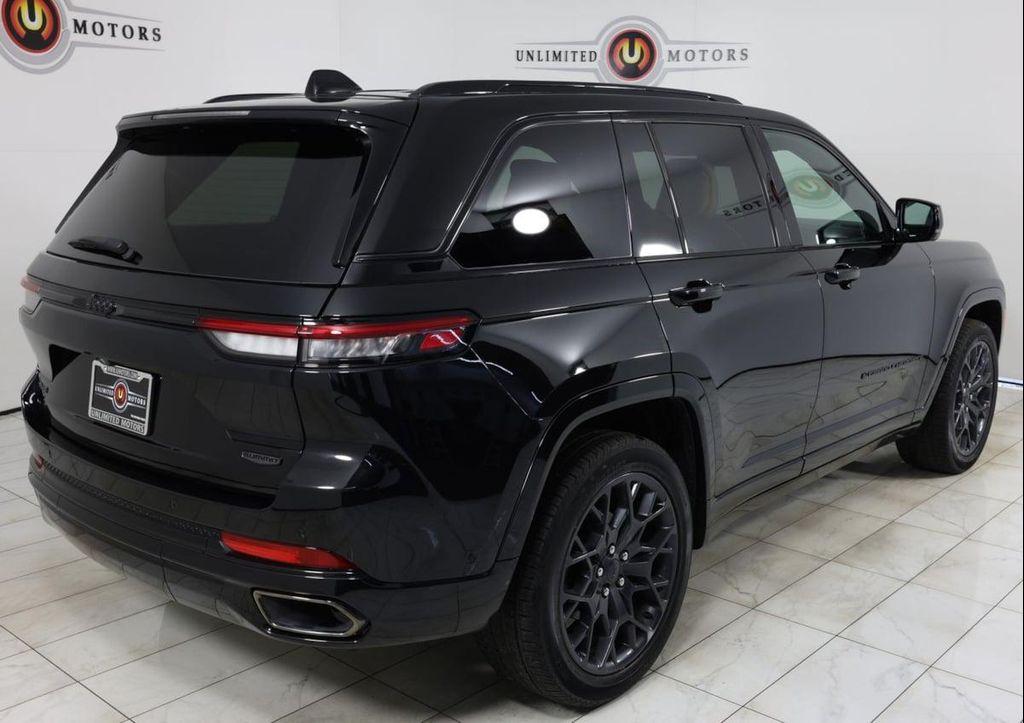 used 2024 Jeep Grand Cherokee car, priced at $39,990