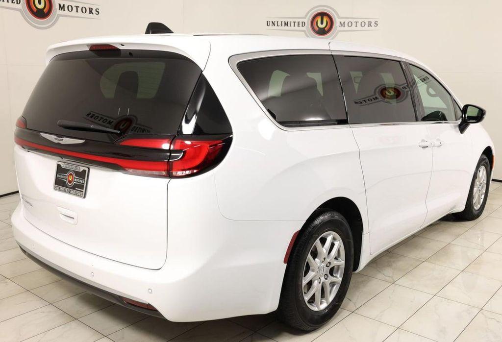 used 2025 Chrysler Pacifica car, priced at $29,995