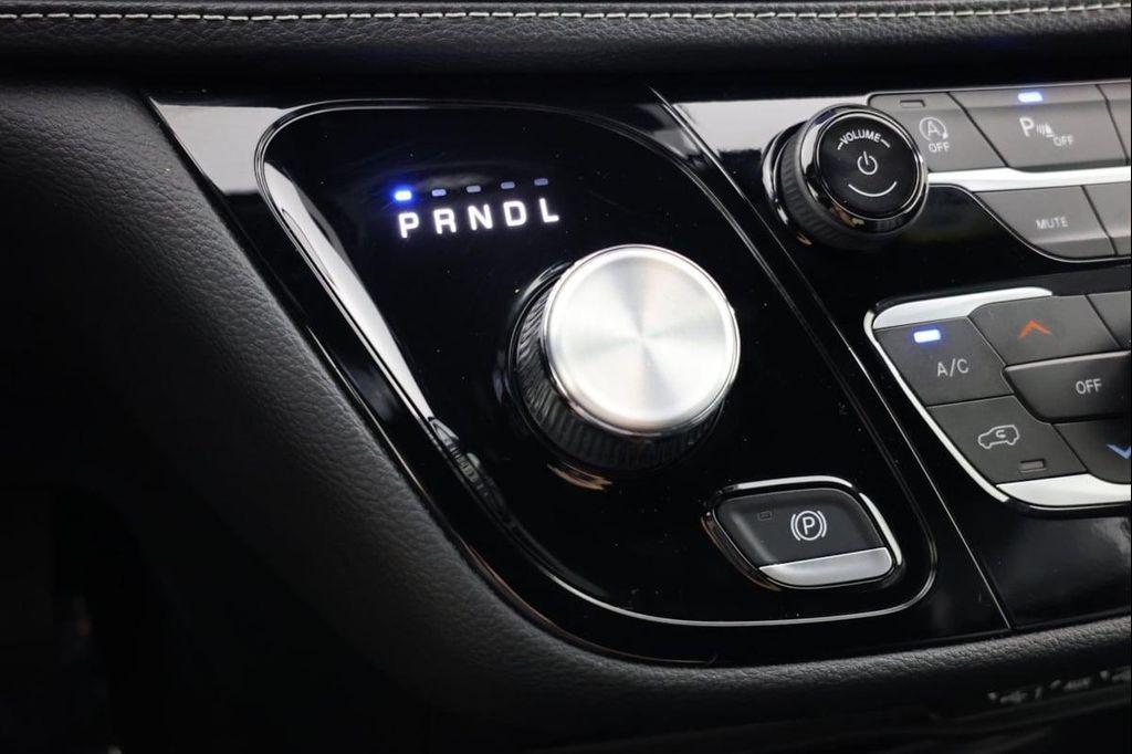 used 2025 Chrysler Pacifica car, priced at $29,995