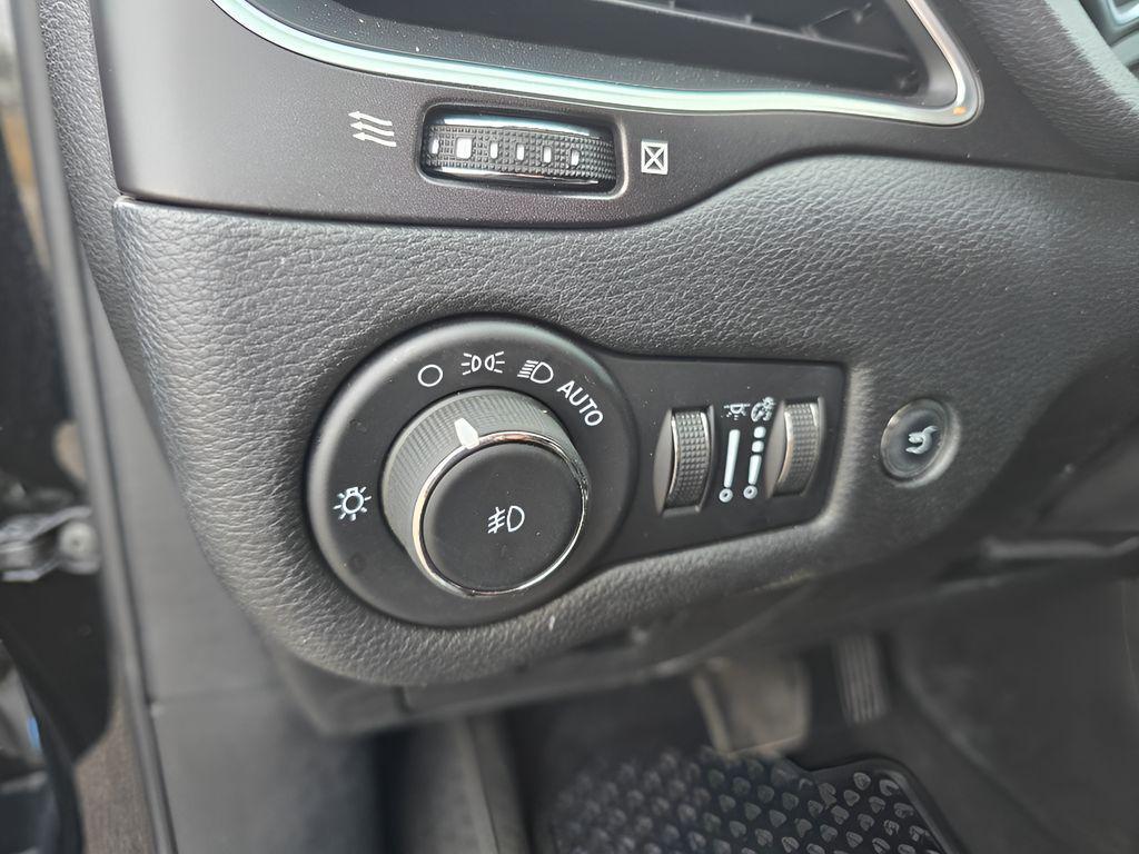 used 2021 Jeep Cherokee car, priced at $17,993