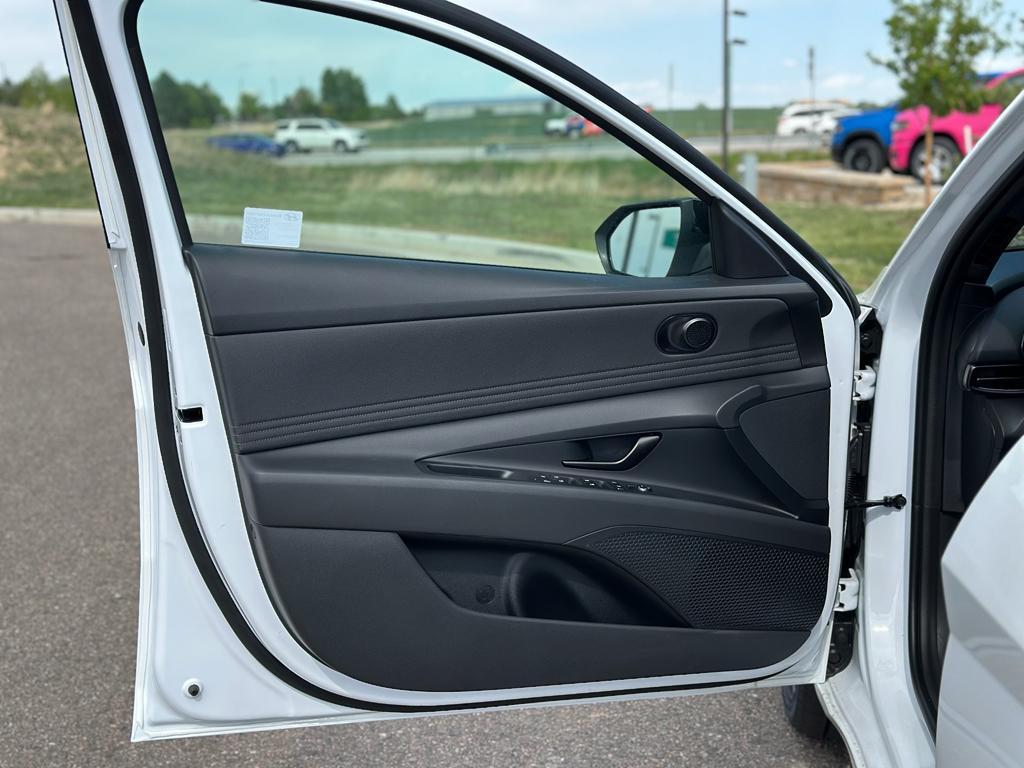 new 2025 Hyundai ELANTRA HEV car, priced at $25,960