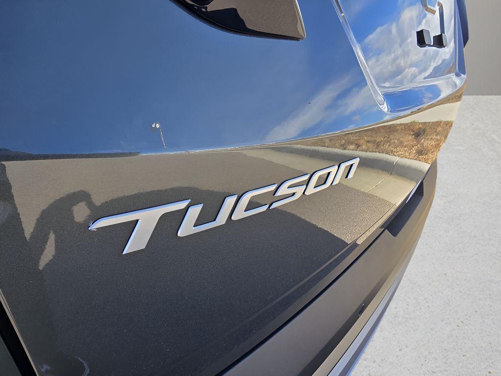 new 2026 Hyundai TUCSON Hybrid car, priced at $43,668