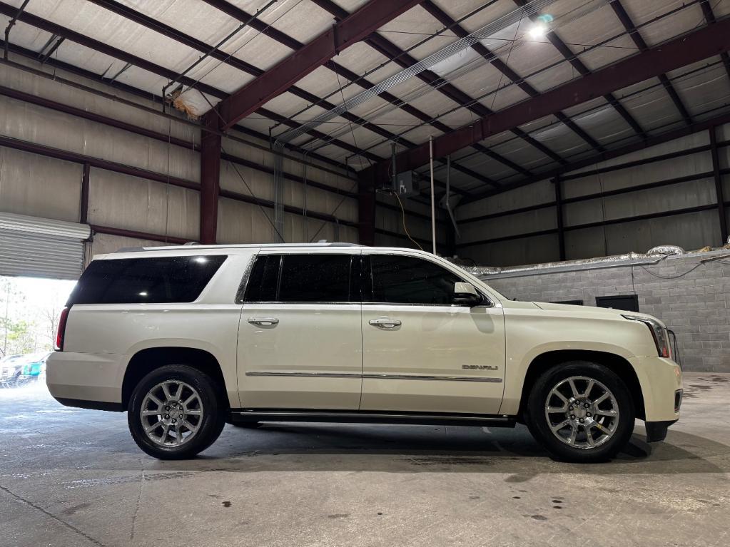used 2015 GMC Yukon XL car, priced at $12,899