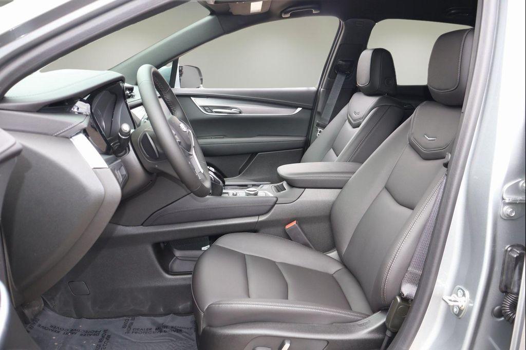 new 2026 Cadillac XT5 car, priced at $44,337